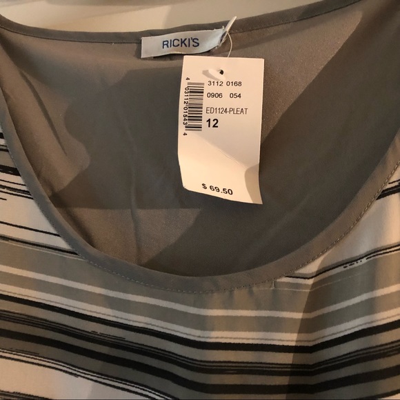 Ricki’s grey, white, & black striped dress with pleat skirt NWT - Picture 3 of 4